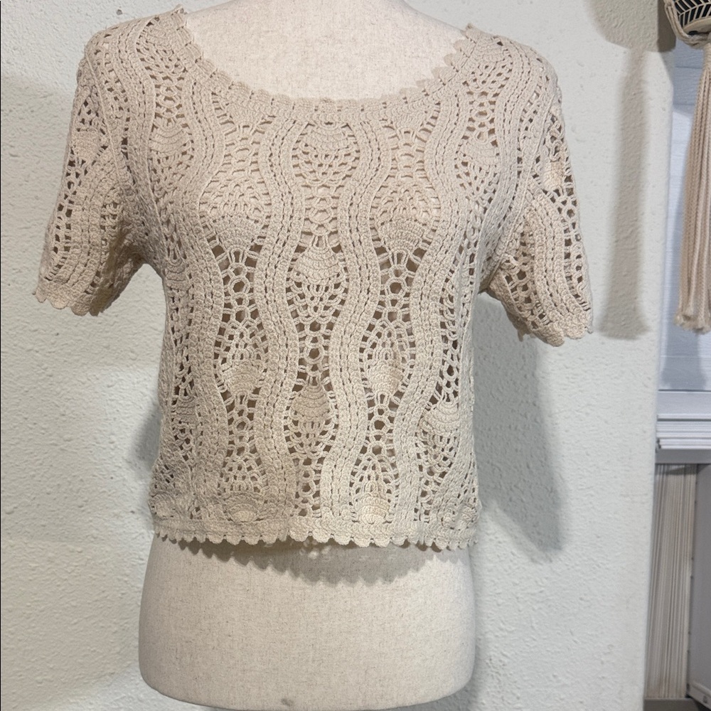 Jessica Simpson Cream Crochet Short Sleeve Top
